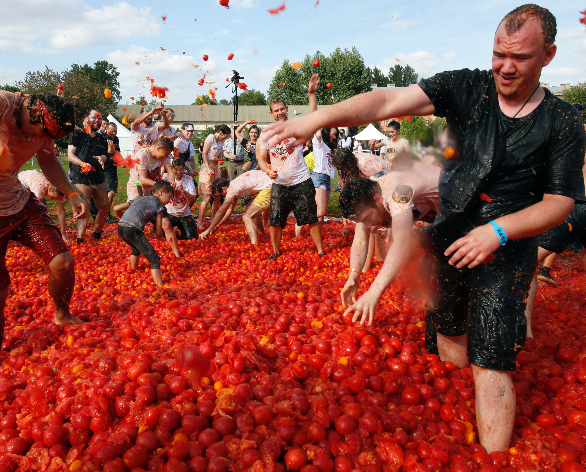 欧洲豪门大比拼,火爆场面上演的简单介绍 欧洲豪门大比拼,火爆场面上演的简单介绍