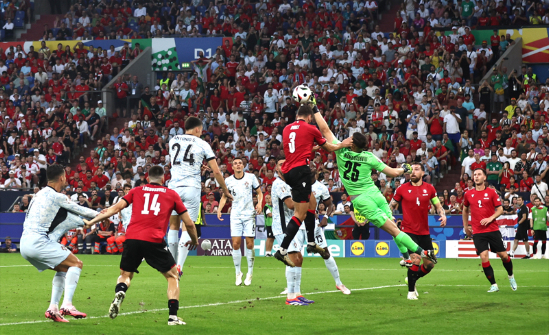 包含捷克备战欧洲杯，球迷期待出色表现的词条