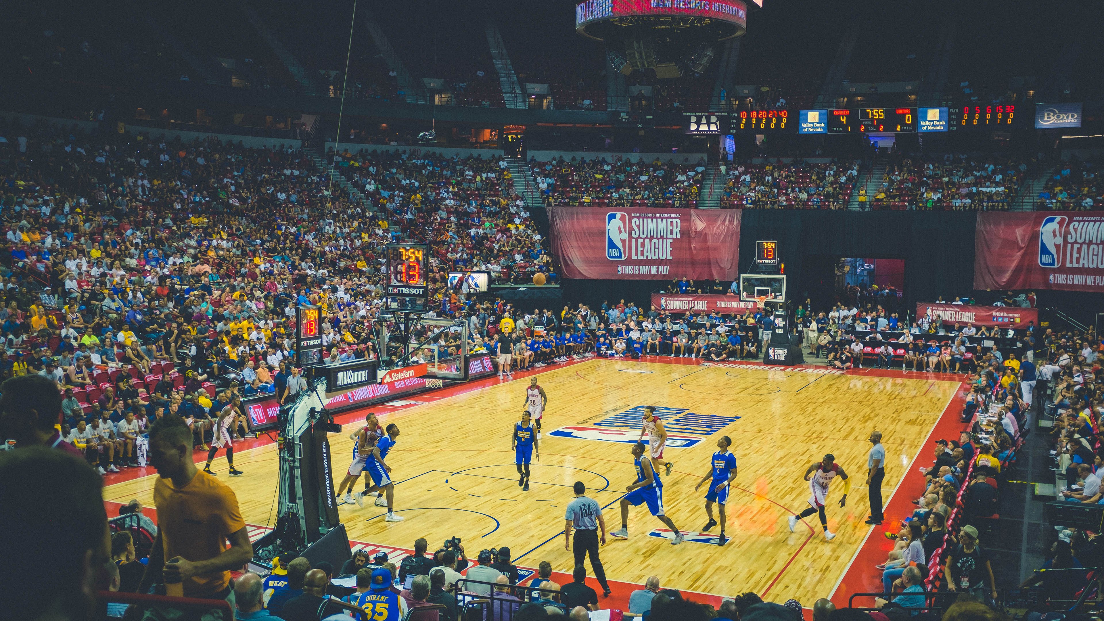 当库里闪耀沪疆之战,一位外援如何重新定义焦点