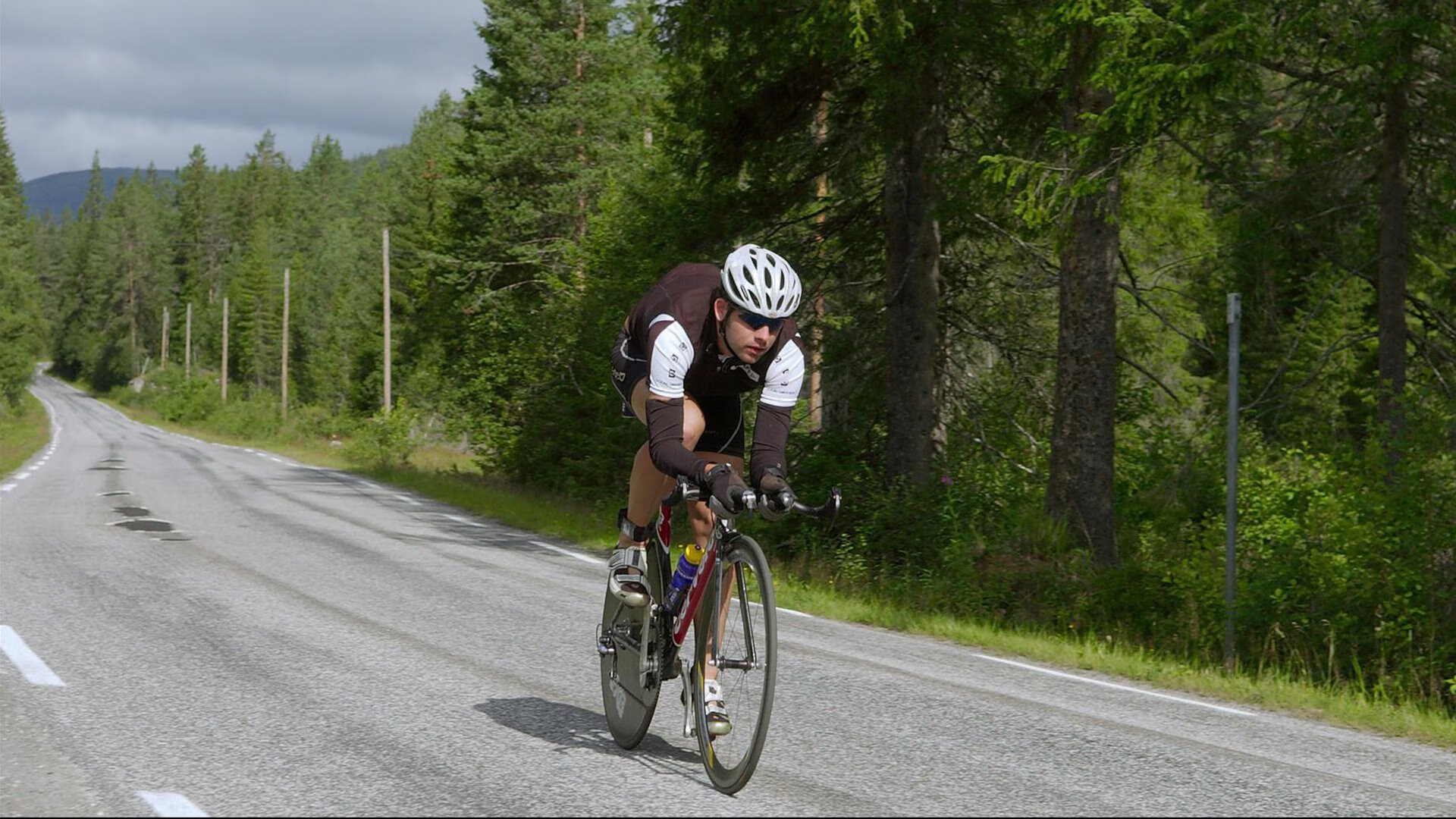 羽球场上的一人军队，戴资颖扛起全队，映照德国足球碾压泰国的集体力量
